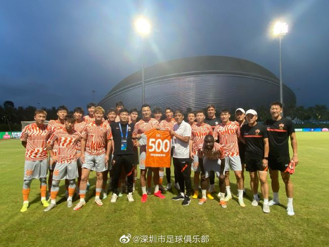 本场比赛，主力中卫道森停赛，主力右后卫塞梅多有机会伤愈复出。